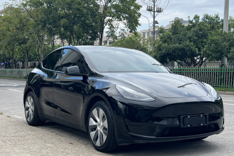 Tesla Model Y 2022 car image #4