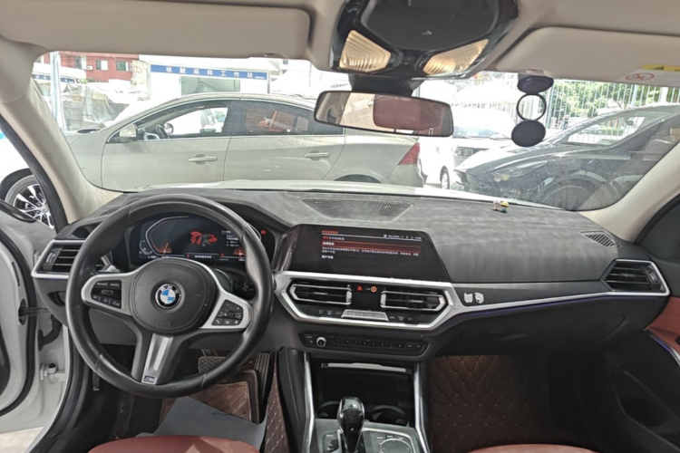 BMW 3 Series 2021 car image #10