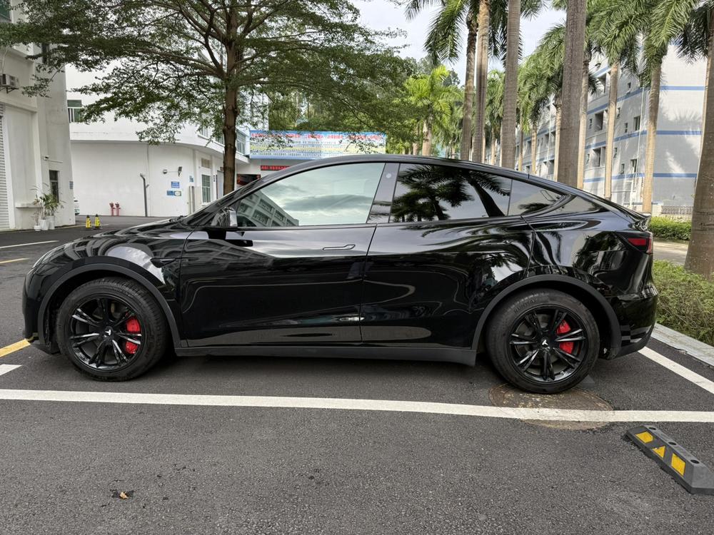 Tesla Model Y 2022 immagine di auto #4