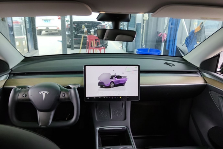 Tesla Model Y 2023 #10 Tesla Model Y 2023 car image #10