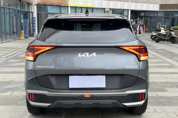 Kia Sportage 2025 immagine di auto #4