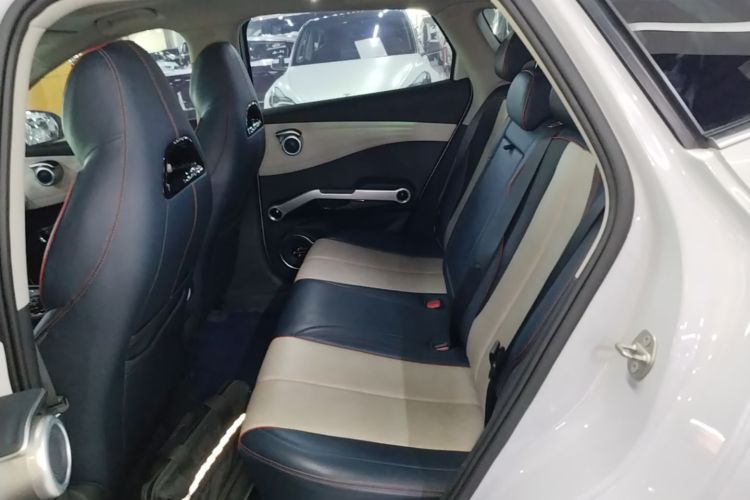 BYD Yuan Plus 2023 صورة سيارة #17