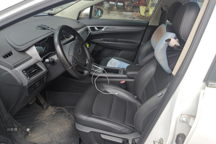 GEELY Emgrand GS 2018 car image #17