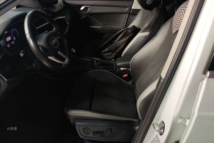 Audi Q3 2021 immagine di auto #17