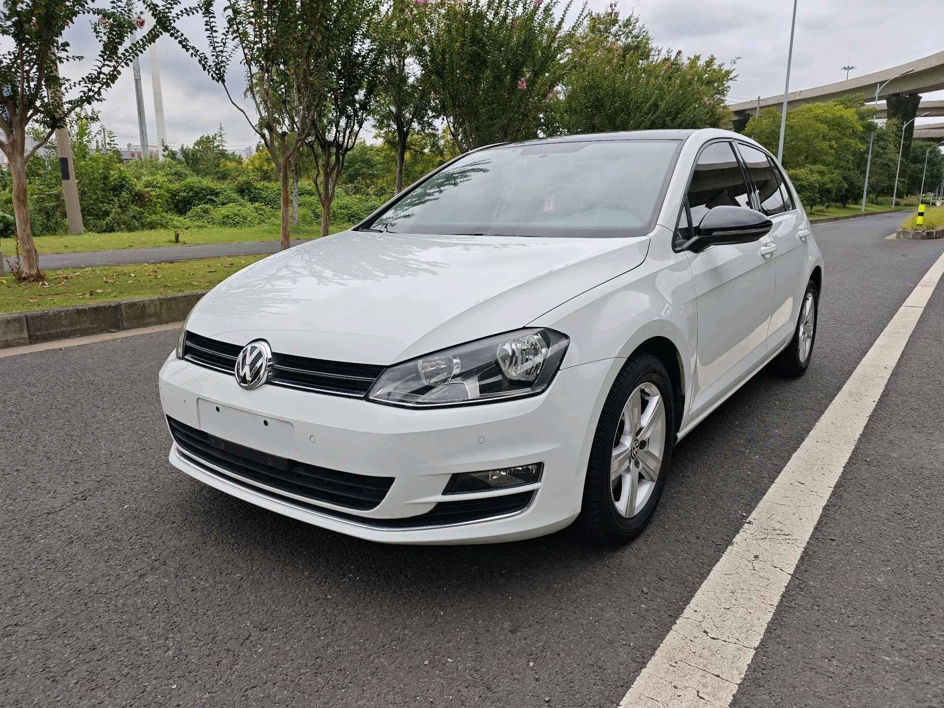 Volkswagen Golf 2017 car image 