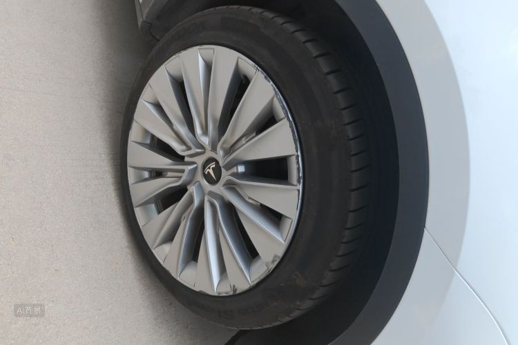 Tesla Model Y 2023 #9 Tesla Model Y 2023 car image #9
