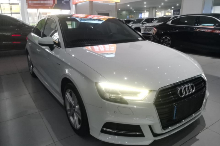 Audi A3 2019 car image #4