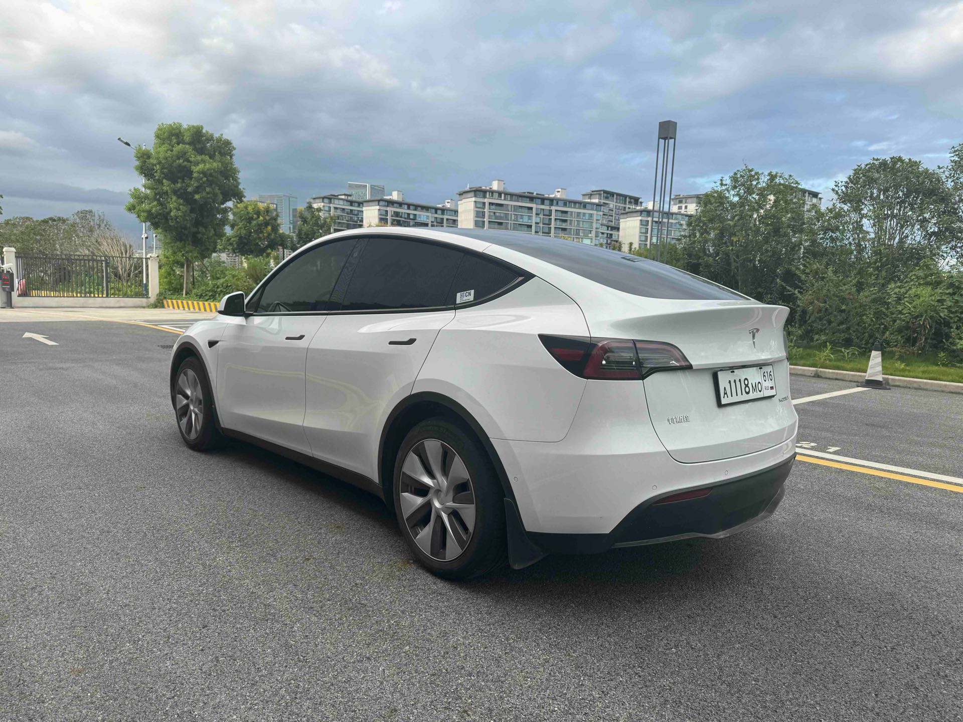 Tesla Model Y 2021 #5 Tesla Model Y 2021 صورة سيارة #5