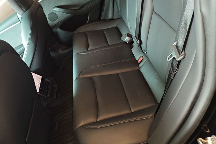 Tesla Model 3 2024 car image #17