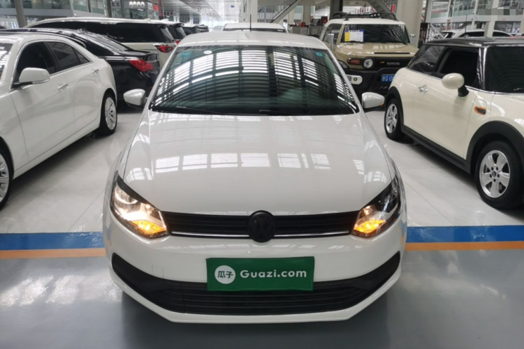 Volkswagen Polo 2019 car image #3