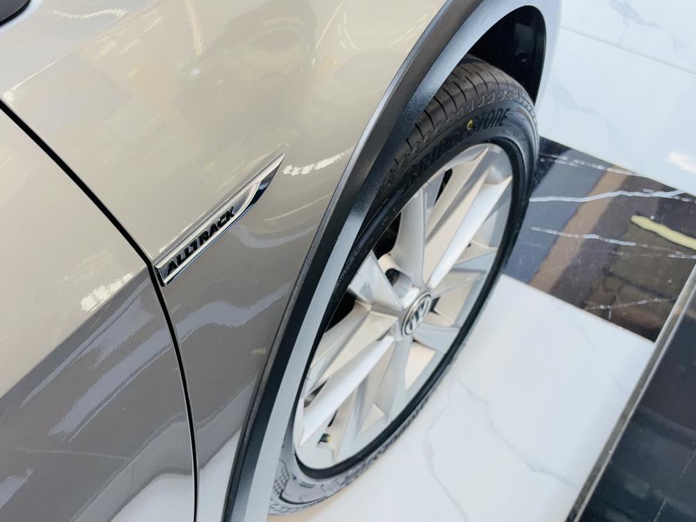 Volkswagen Golf (Imported) 2019 car image #9