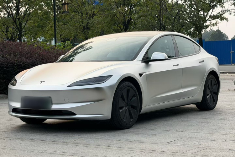 Tesla Model 3 2025 #2 Tesla Model 3 2025 car image #2