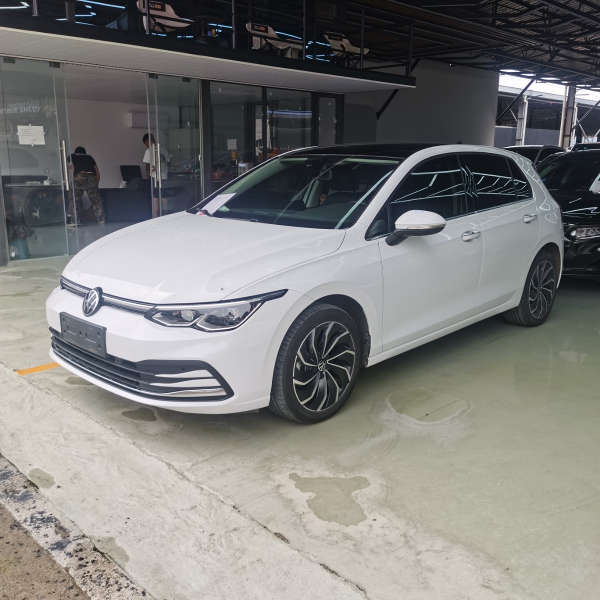 Volkswagen Golf 2022 car image 