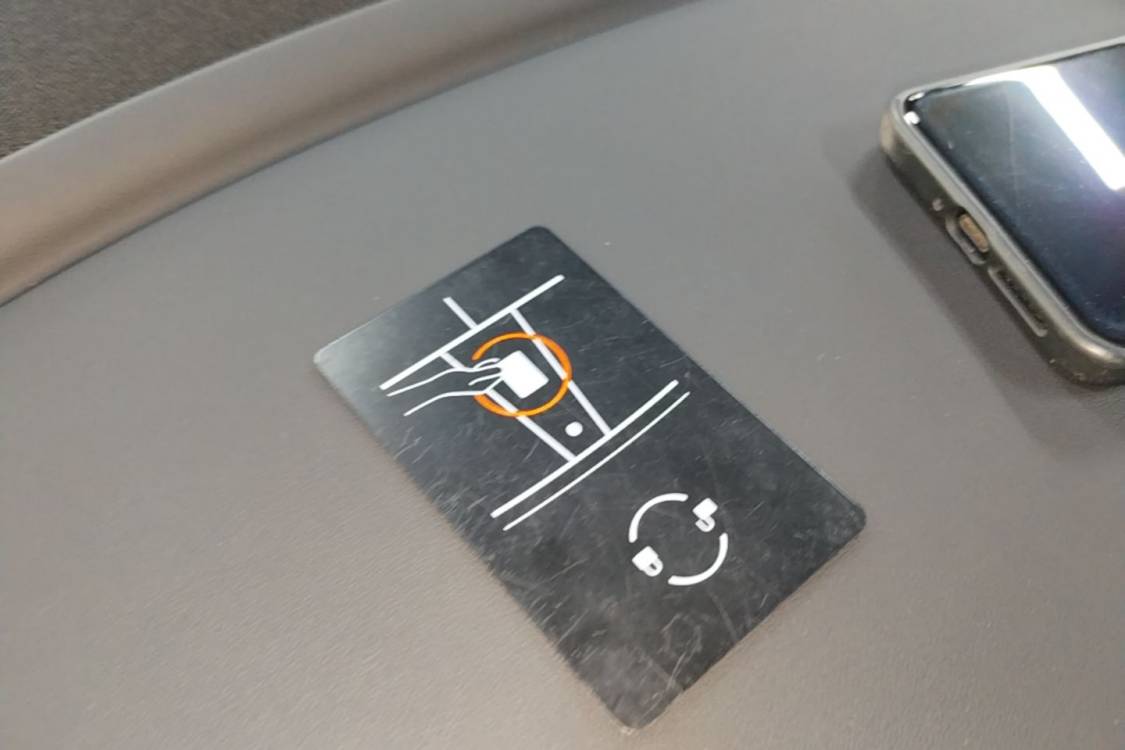 Tesla Model Y 2023 car image #21