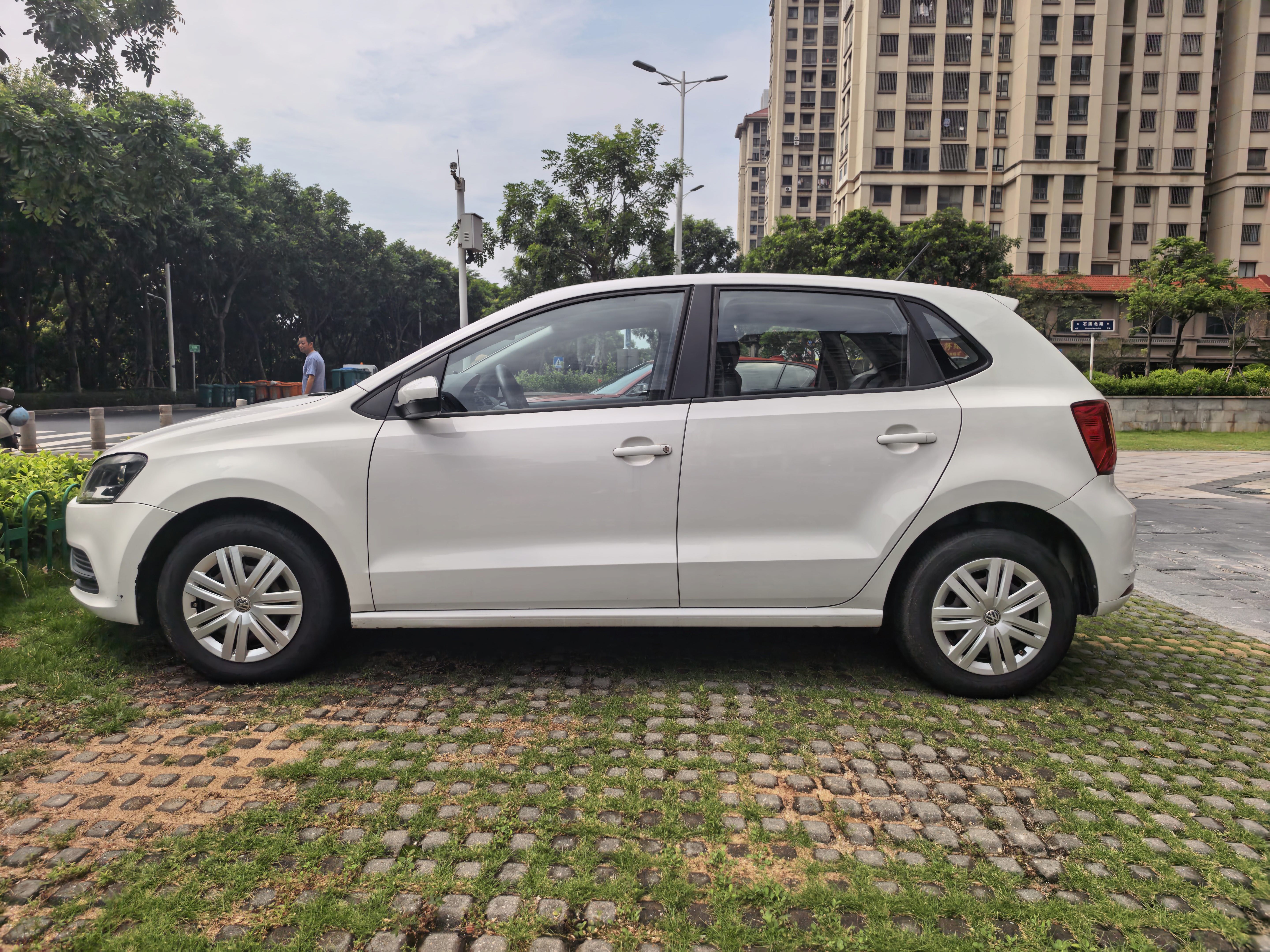 Volkswagen Polo 2018 car image #10