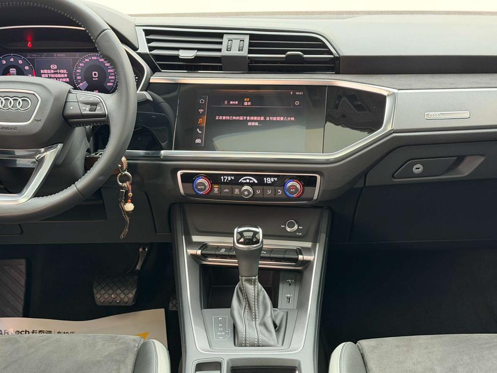 Audi Q3 2019 #14 Audi Q3 2019 car image #14