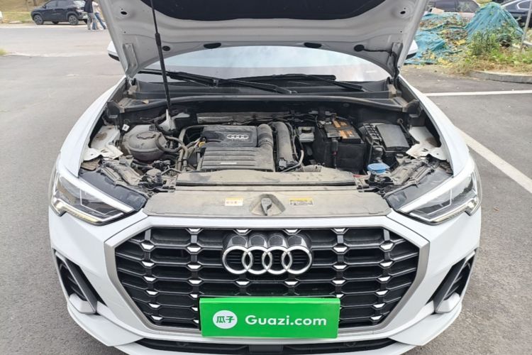 Audi Q3 2022 car image #20