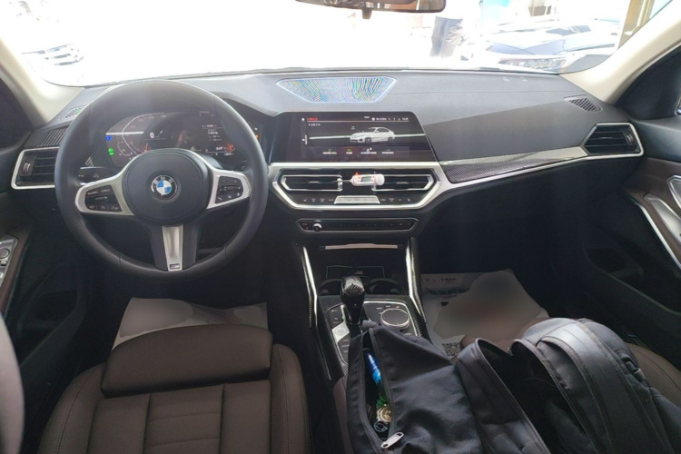 BMW 3 Series 2021 car image #11