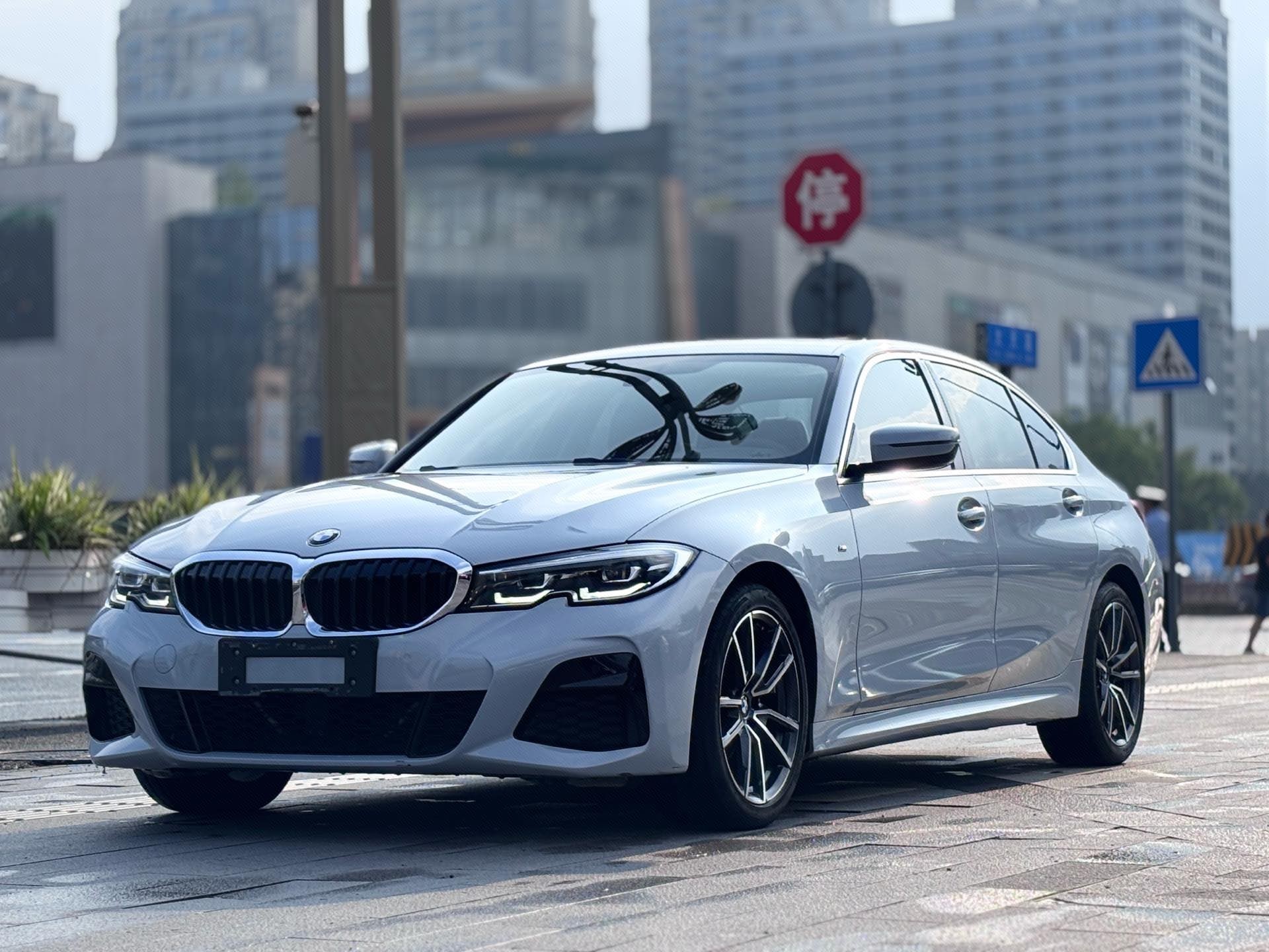 BMW 3 Series 2020 car image 