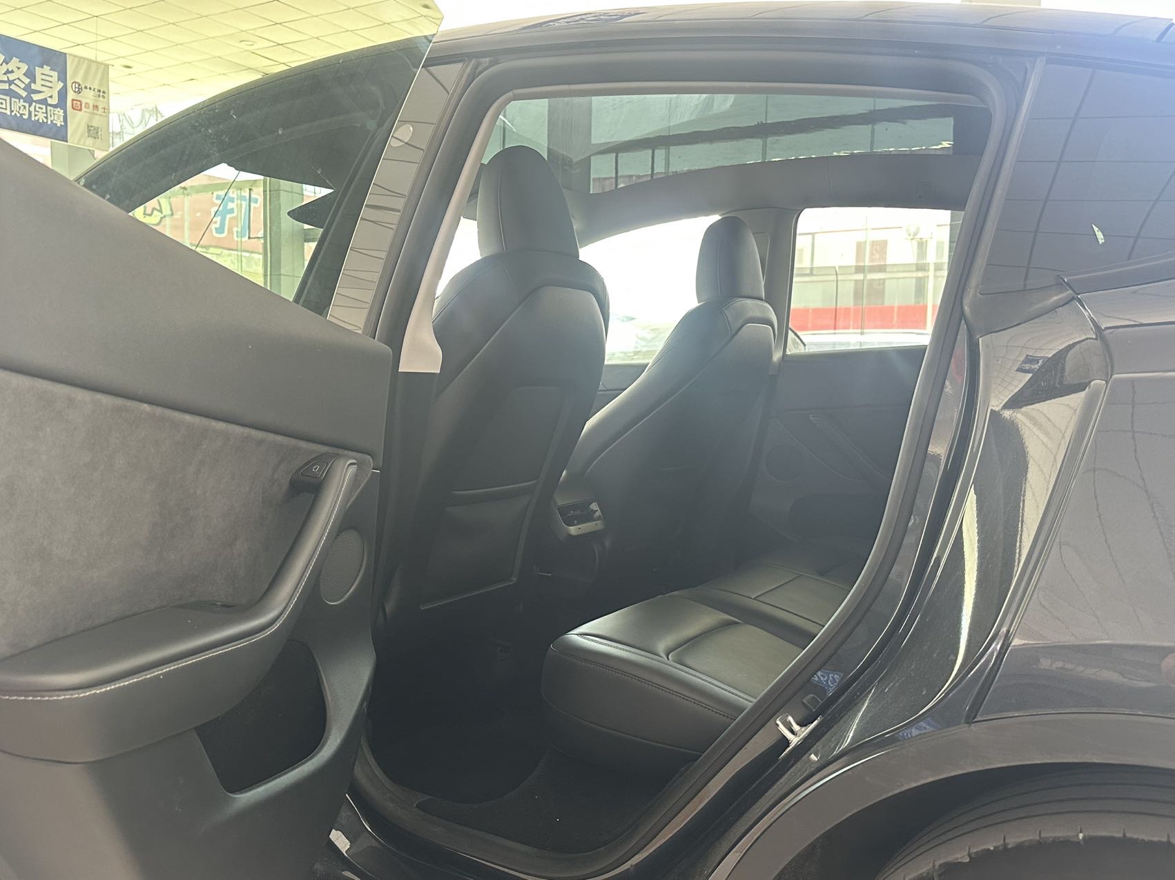 Tesla Model Y 2024 #5 Tesla Model Y 2024 immagine di auto #5