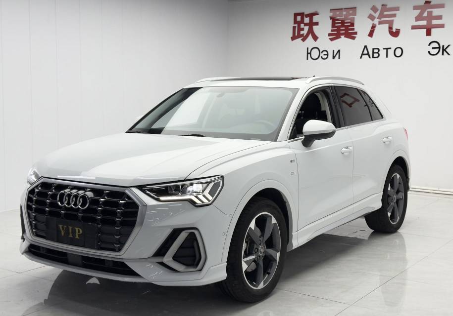 Audi Q3 2022 car image 