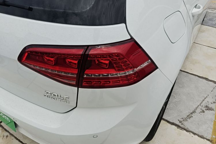 Volkswagen Golf 2016 car image #8