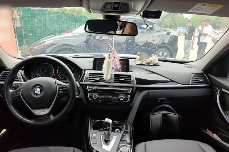 BMW 3 Series 2017 #11 BMW 3 Series 2017 car image #11