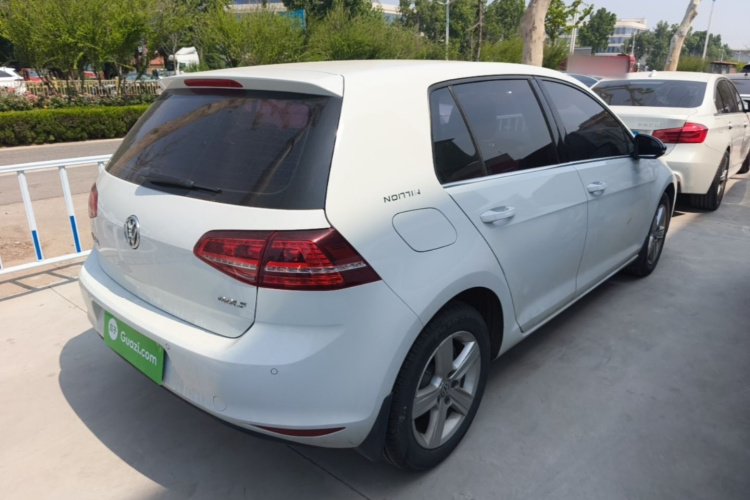 Volkswagen Golf 2017 car image #7
