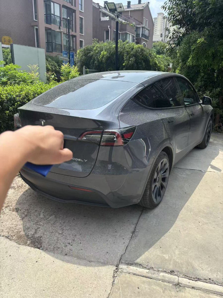 Tesla Model Y 2022 #5 Tesla Model Y 2022 car image #5