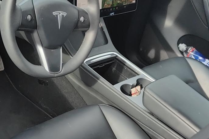 Tesla Model Y 2021 car image #5