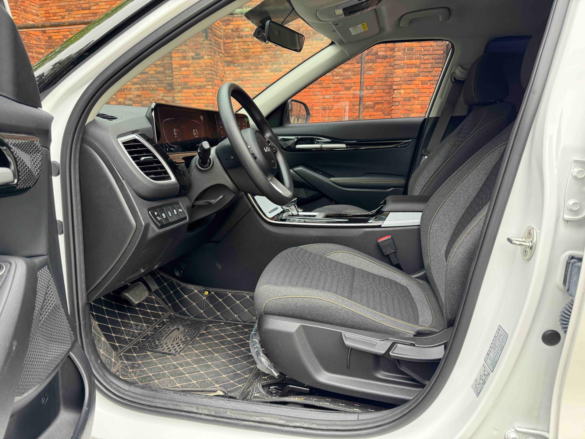 Kia Seltos 2025 car image #10