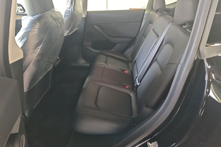 Tesla Model Y 2022 car image #17