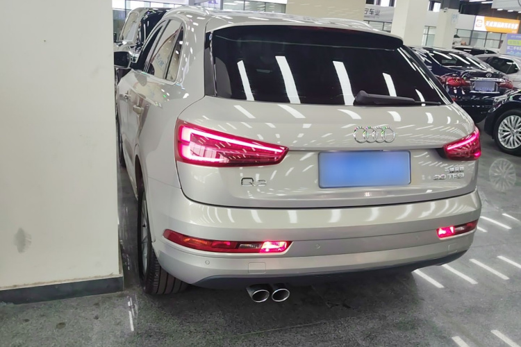 Audi Q3 2018 car image #5