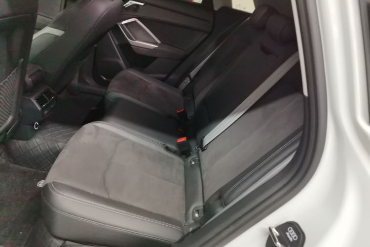 Audi Q3 2023 car image #17
