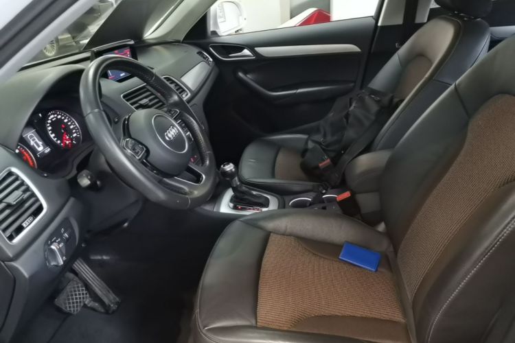 Audi Q3 2017 imagem de carro #17