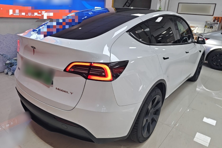 Tesla Model Y 2022 #7 Tesla Model Y 2022 صورة سيارة #7
