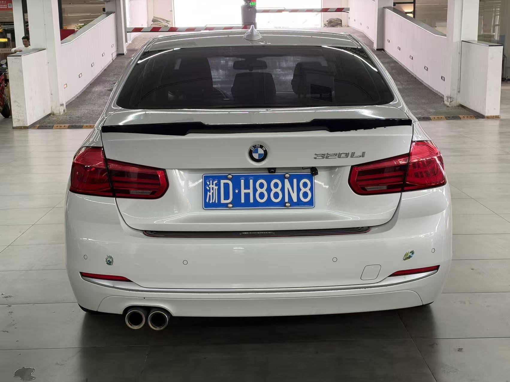 BMW 3 Series 2018 car image #7