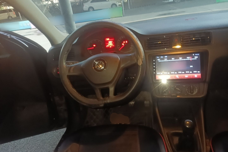 Volkswagen Santana 2017 صورة سيارة #12
