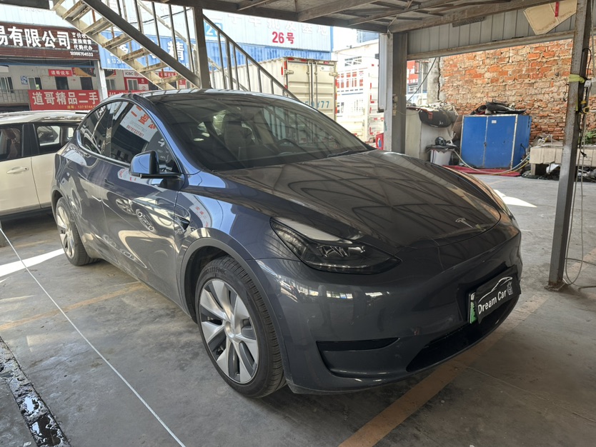 Tesla Model Y 2023 #3 Tesla Model Y 2023 car image #3