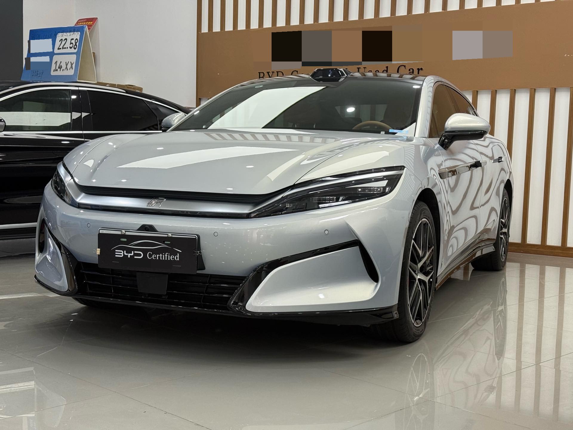 BYD HanL 2025 BYD HanL 2025 car image