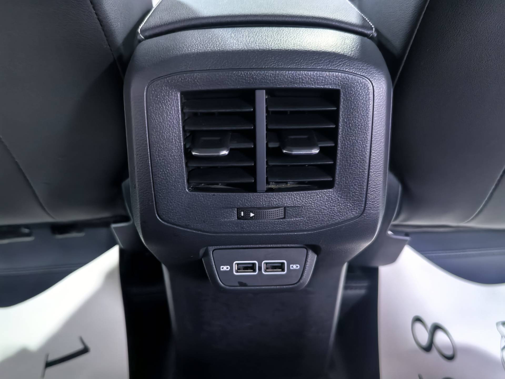 Volkswagen Tacqua 2022 car image #12