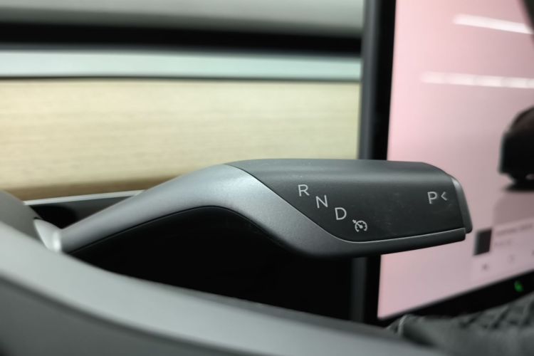 Tesla Model 3 2023 car image #14