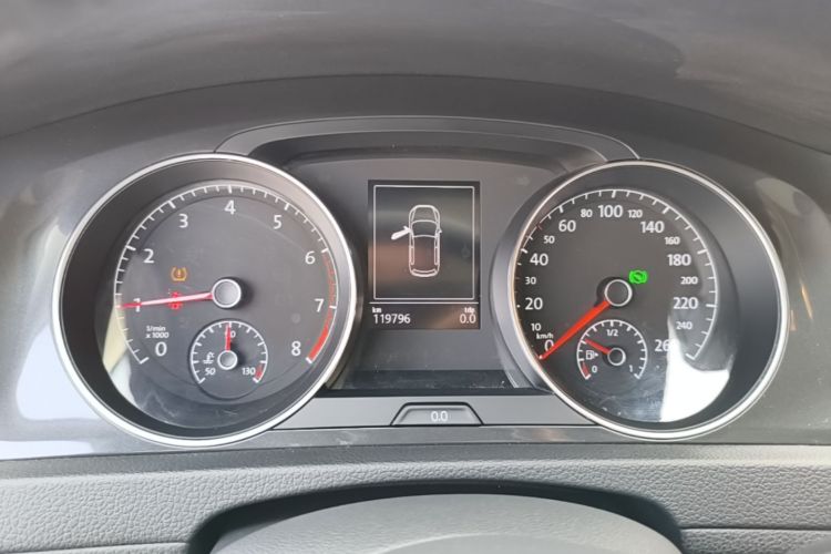 Volkswagen Golf 2018 car image #12