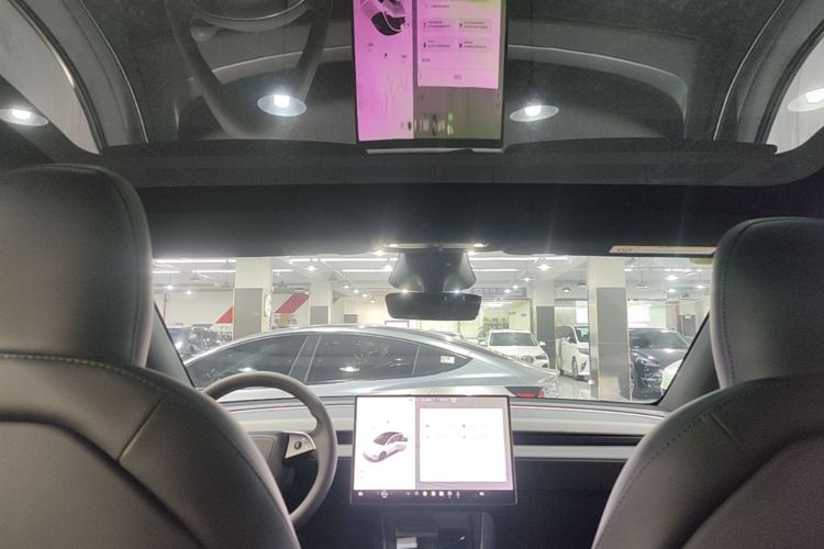Tesla Model Y 2026 #18 Tesla Model Y 2026 car image #18