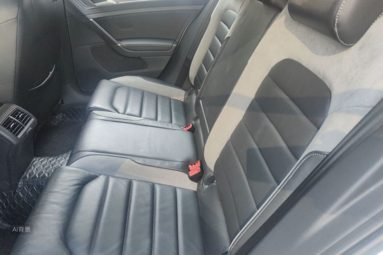 Volkswagen Golf 2017 car image #19