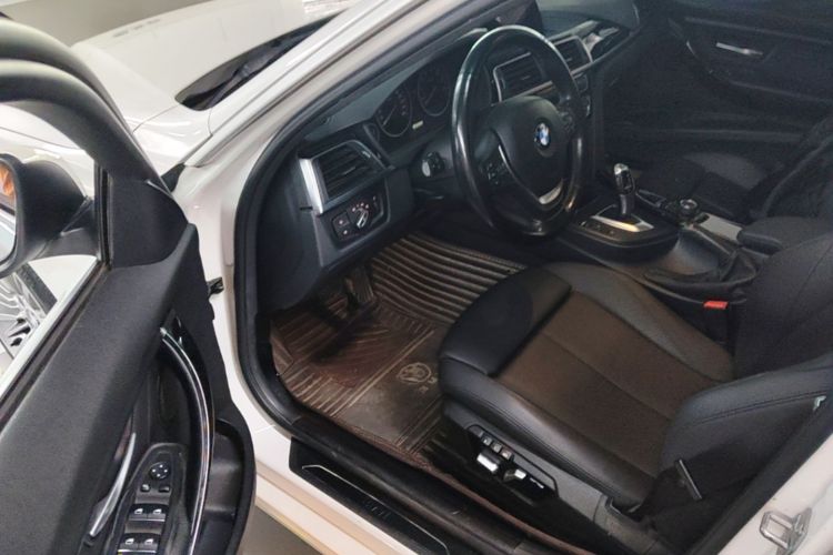 BMW 3 Series 2017 #16 BMW 3 Series 2017 car image #16