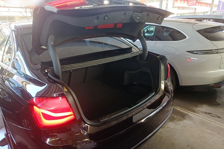 BMW 3 Series 2017 #19 BMW 3 Series 2017 car image #19
