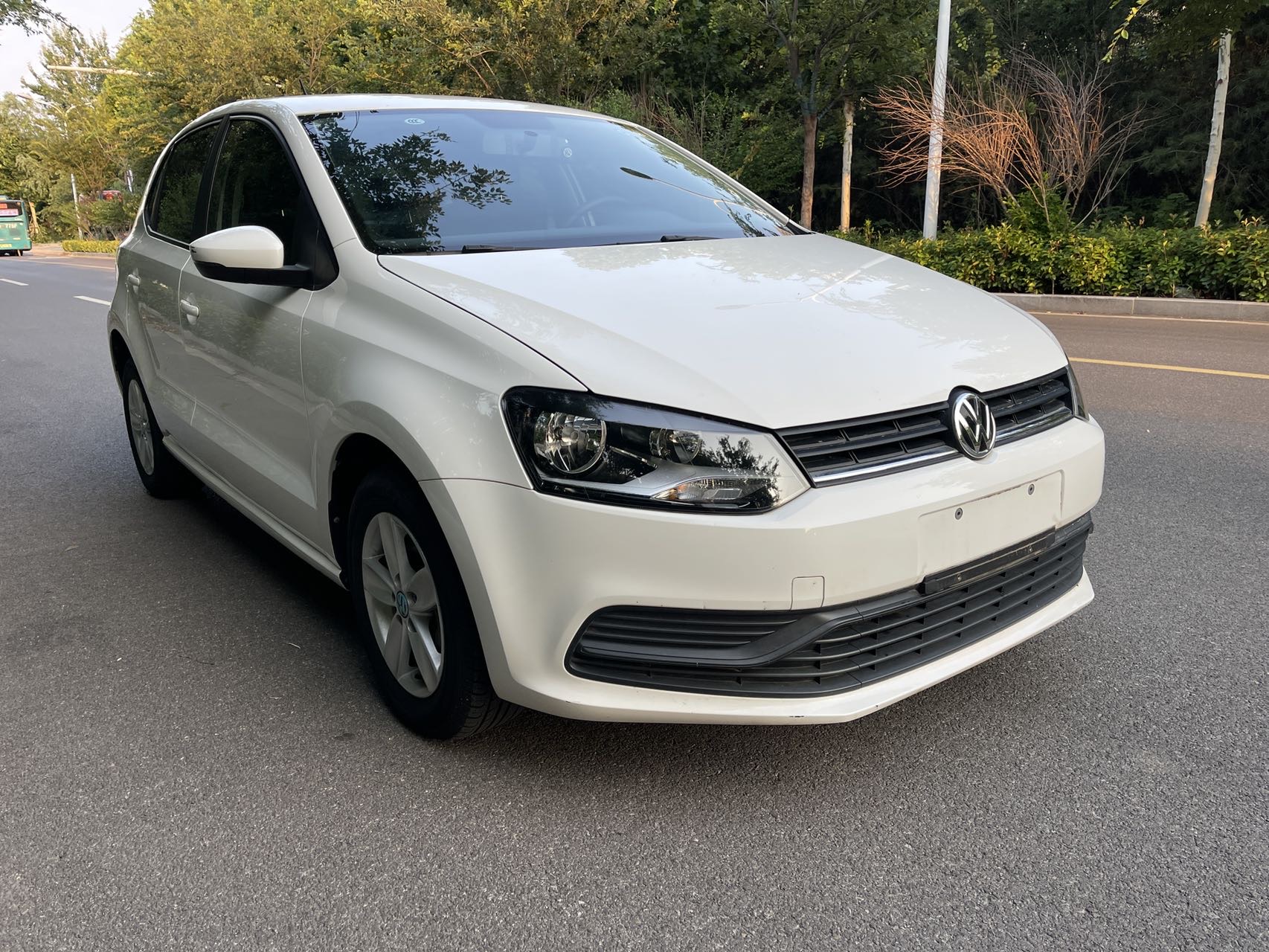 Volkswagen Polo 2016 car image #2