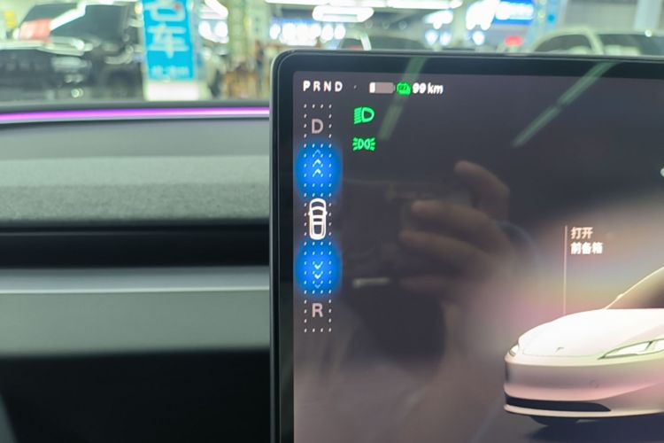 Tesla Model 3 2024 immagine di auto #14