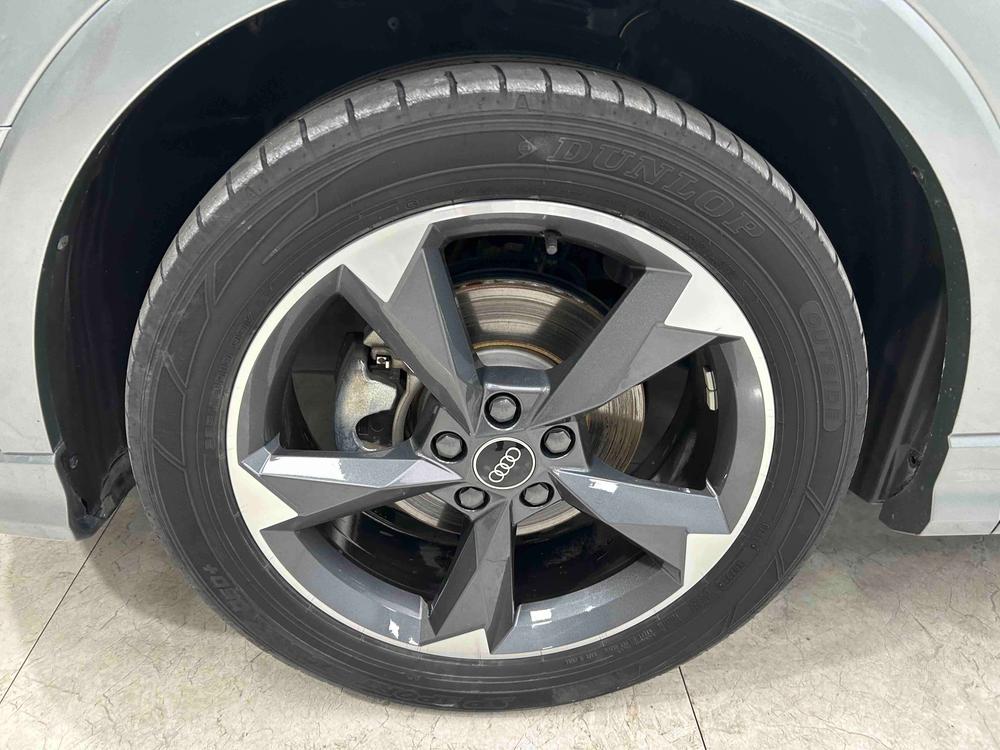 Audi Q3 2022 car image #17